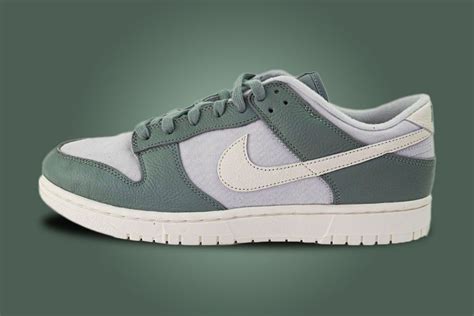 mica green dunk low